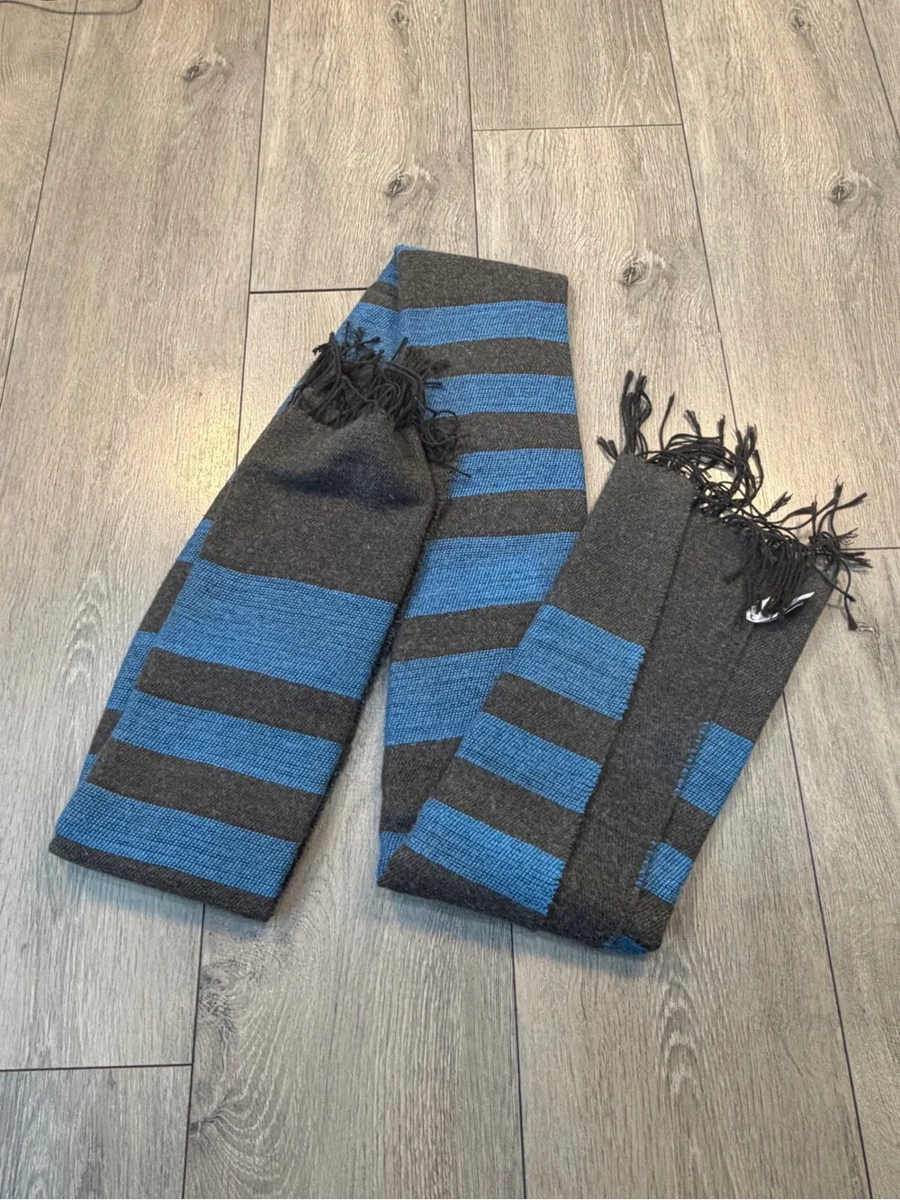 GAP Men's Blue and Gray Striped Fringe Scarf
